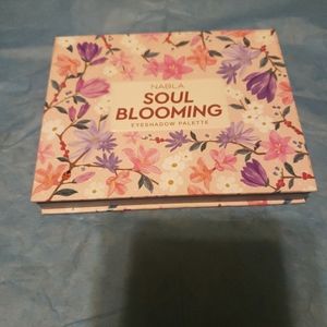 Nabla Soul Blooming Eyeshadow Palette